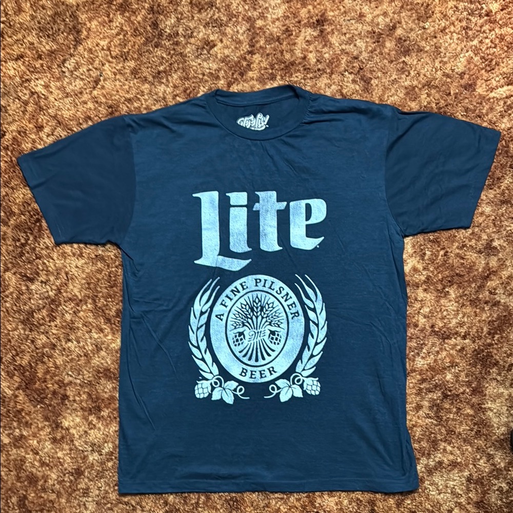 Vintage Navy Blue Miller Lite T-Shirt. Size Large